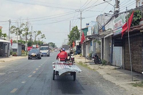 Ám ảnh xe chở tole cồng kềnh