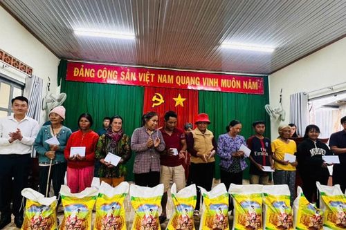 Lâm Ðồng kịp thời hỗ trợ người dân sau lũ