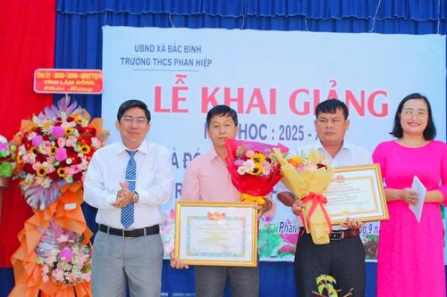 Ngôi trường đạt chuẩn quốc gia ở vùng đồng bào Chăm