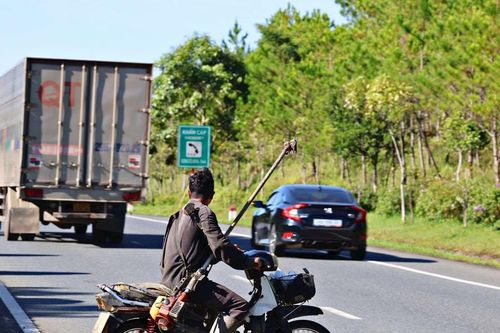 Báo động tình trạng mất an toàn giao thông trên cao tốc Liên Khương - Prenn