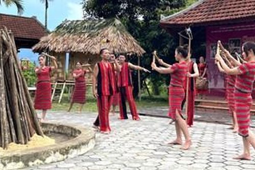Quan tâm phát triển du lịch sinh thái, cộng đồng