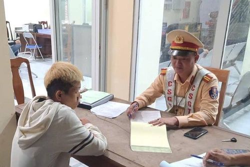Chạy xe máy 'nhiều không', nhóm thiếu niên ở Quảng Ngãi bị phạt hàng chục triệu đồng