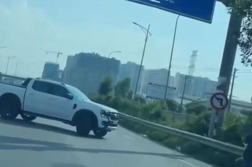 Xử lý nghiêm tài xế ô tô quay đầu đi ngược chiều trên cao tốc Hà Nội - Bắc Giang