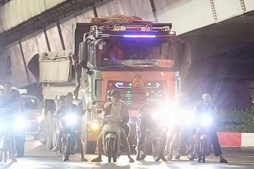 Hà Nội kiểm soát xe tải chạy đêm gây mất an toàn