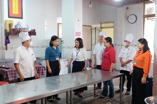 Kiểm tra, giám sát công tác bảo đảm an toàn thực phẩm phục vụ Đại hội đại biểu Đảng bộ tỉnh lần thứ XX, nhiệm kỳ 2025 - 2030