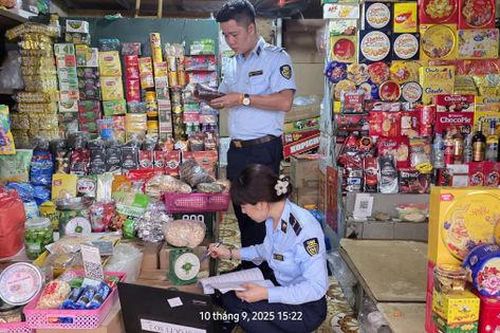 Hà Nội thu giữ hàng nghìn bánh trung thu, đồ chơi nhập lậu dịp cao điểm