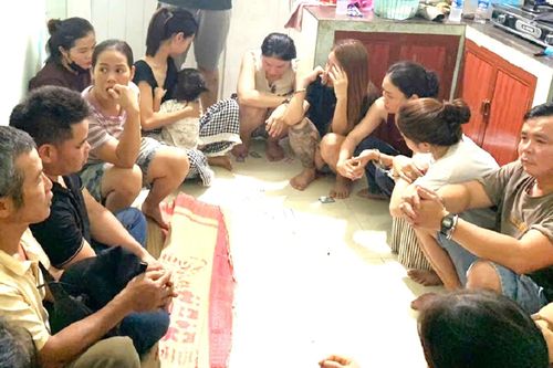 Nghệ An: Triệt phá 'boong ke' cờ bạc lắp camera và cảm biến báo động