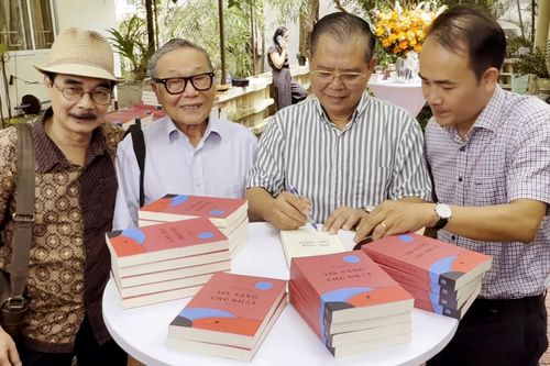 Triết lý cuộc đời từ '10h sáng Chủ nhật' của nhà báo Tô Phán