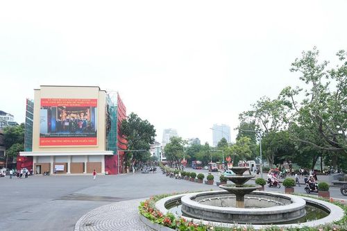 Bình tĩnh chờ diện mạo mới của quảng trường Đông Kinh Nghĩa Thục