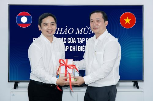 Đoàn công tác Tạp chí Alunmay (Lào) thăm Tạp chí điện tử Tri Thức