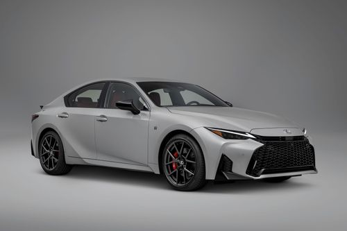 Lexus IS 2025 chỉ là bản facelift dù đã hơn 10 năm tuổi đời