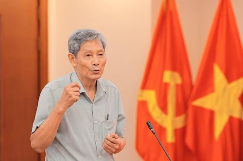 TTXVN đón nhận hiện vật quý từ các thế hệ nhà báo và gia đình liệt sĩ