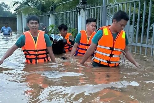 Hỗ trợ người dân khắc phục ngập nước sâu ở Đồng Nai