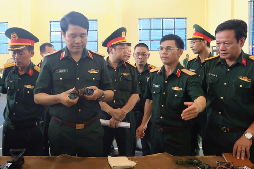 Bộ Quốc phòng khảo sát chất lượng vũ khí, trang bị tại Sư đoàn 316