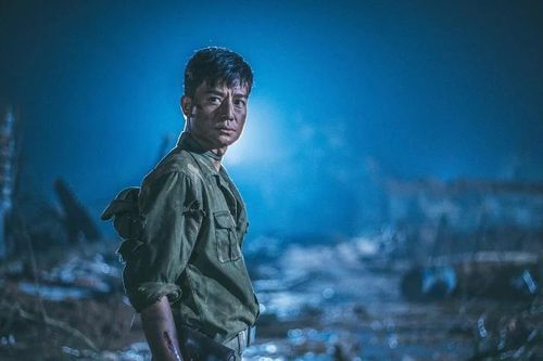 Hiếu Nguyễn của 'Mưa đỏ' bất ngờ được 'săn đón': Từ màn ảnh rộng oai hùng đến bi kịch giằng xé trên sóng truyền hình