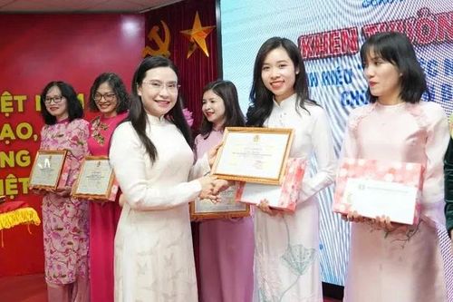 Lần đầu tiên trao Giải thưởng 'Nữ đoàn viên công đoàn năng động, sáng tạo, trách nhiệm'