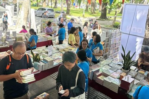 Làm mới hội sách