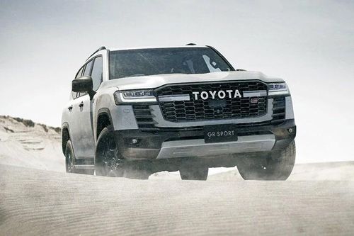Toyota Land Cruiser GR Sport Rally Raid hơn 1,6 tỷ, khách mua phải bốc thăm