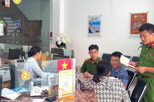 Công an ngăn chặn hàng loạt vụ lừa đảo chiếm đoạt tài sản trên không gian mạng