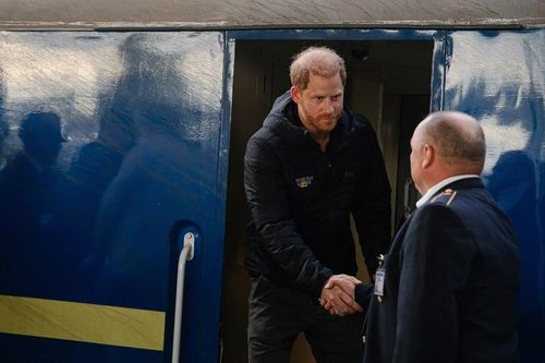 Hoàng tử Harry bất ngờ đến thăm Ukraine