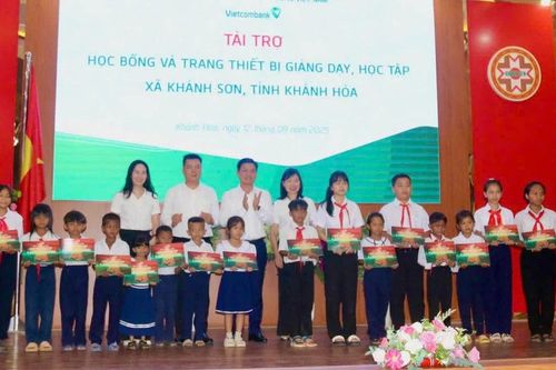 Khánh Hòa tiếp sức học sinh miền núi hàng trăm triệu đồng