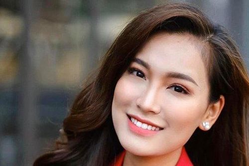 Chân dung BTV kín tiếng từng đạt giải Nhì Văn quốc gia dẫn Thời sự 19h VTV
