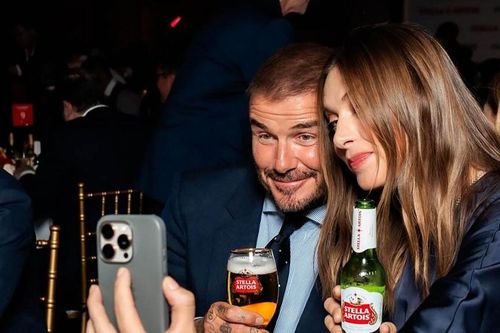 Maria Sharapova gây sốt khi chụp 'selfie' cùng David Beckham