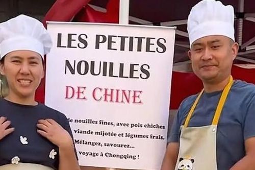 Chồng tiến sĩ cùng vợ bán mì lề đường kiếm hơn 30 triệu đồng/ngày