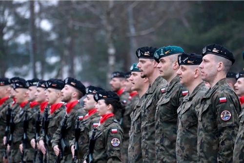 NATO điều động quân đội, pháo binh tới sườn phía đông