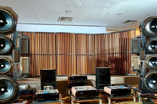 Thưởng thức dàn âm thanh 23 tỷ đồng ở TPHCM