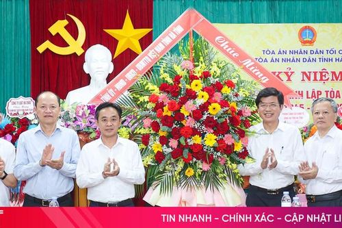 Lãnh đạo tỉnh chúc mừng 80 năm Ngày truyền thống ngành Tòa án