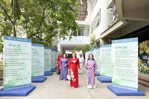 Thi ca lặng lẽ kiếm tìm tri âm