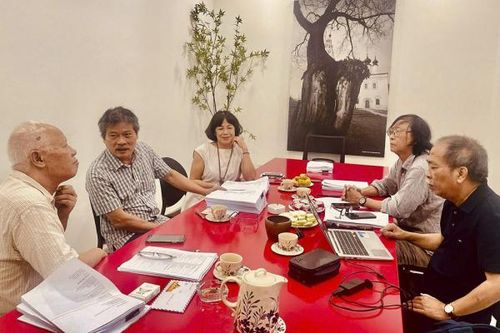 'Thơ ca & nguồn cội'- Bản hòa ca của tình yêu