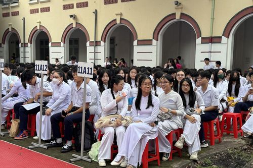 Nhiều ý kiến trái chiều về khung giờ học mới của TP Hồ Chí Minh