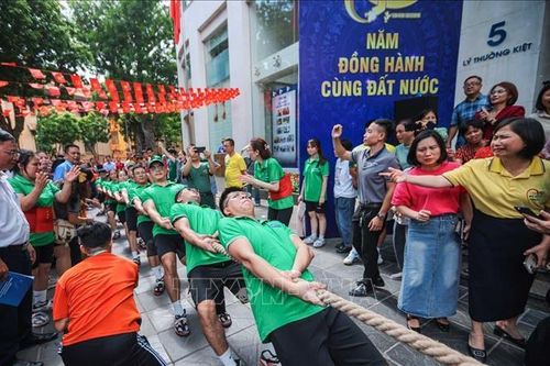 Sôi nổi giải kéo co chào mừng 80 năm Ngày thành lập Thông tấn xã Việt Nam