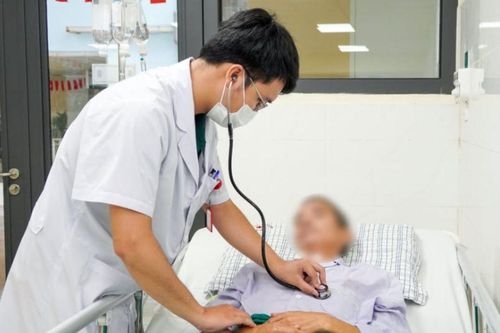 Người đàn ông 58 tuổi bị đái tháo đường thoát chết trong gang tấc nhờ hàng xóm
