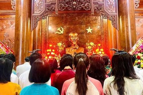 Trang trọng Lễ giỗ Chủ tịch Hồ Chí Minh lần thứ 56 tại Nghệ An
