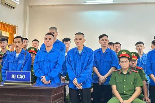 Hai nhóm hỗn chiến, 15 bị cáo lãnh hơn 86 năm tù