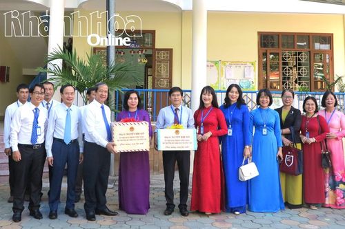 Bộ trưởng Bộ Giáo dục và Đào tạo Nguyễn Kim Sơn thăm, làm việc tại Trường Cao đẳng Sư phạm Trung ương - Nha Trang