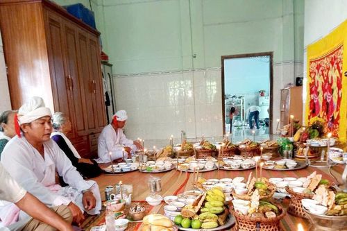 Bữa cơm của người Chăm với vị mặn, cay và câu chuyện văn hóa
