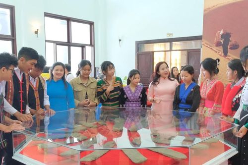 Đàn đá Đắk Sơn - Thanh âm vang vọng ngàn năm