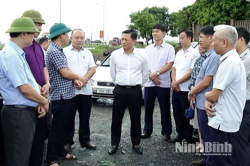 Đồng chí Phó Chủ tịch UBND tỉnh Nguyễn Cao Sơn kiểm tra công tác thực hiện Dự án Cải thiện cơ sở hạ tầng đô thị Phát Diệm