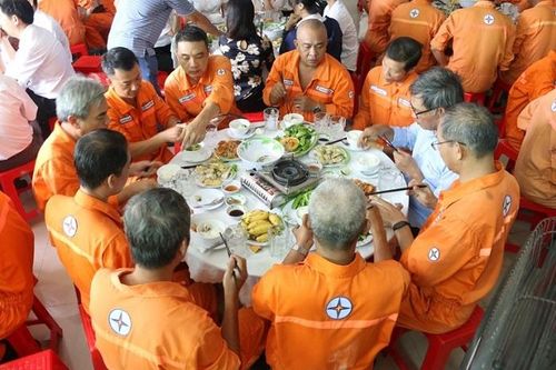 'Bữa cơm Công đoàn': Sợi dây gắn kết người lao động tại EVNGENCO3