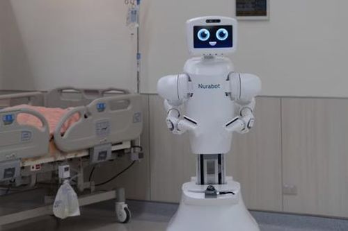 Robot y tá AI có thể giúp giải quyết tình trạng thiếu hụt nhân sự y tế?