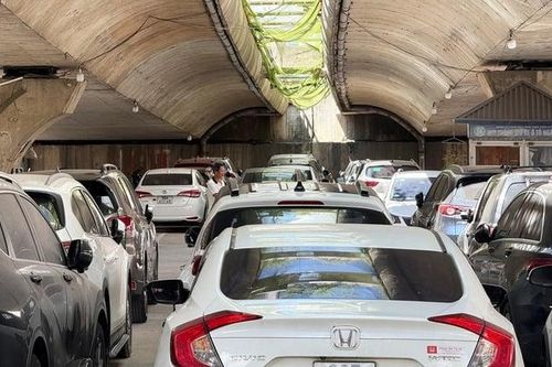 Hà Nội yêu cầu rà soát, xử lý dứt điểm các bãi trông giữ xe dưới gầm cầu
