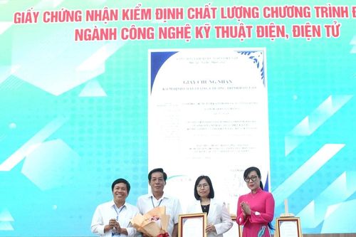 Nhiều chương trình đào tạo của Trường Đại học Sư phạm Kỹ thuật Đà Nẵng được trao chứng nhận đạt tiêu chuẩn chất lượng