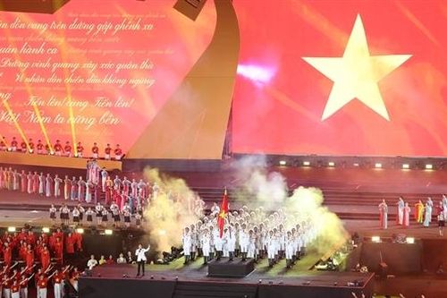 Hội tụ dàn sao, concert khép lại Triển lãm thành tựu đất nước có những gì nổi bật?
