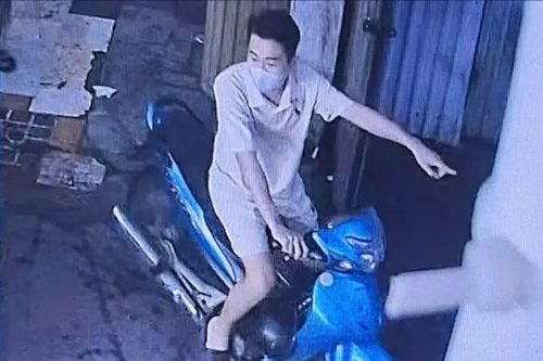 Truy tìm thanh niên trộm cắp điện thoại