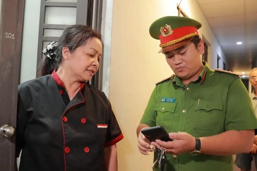 Kiểm tra cư trú đảm bảo ANTT tại các khu dân cư