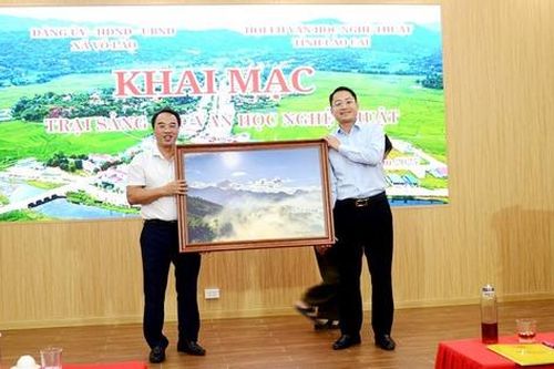 Lào Cai mở Trại sáng tác văn học - nghệ thuật cấp xã đầu tiên sau vận hành chính quyền 2 cấp